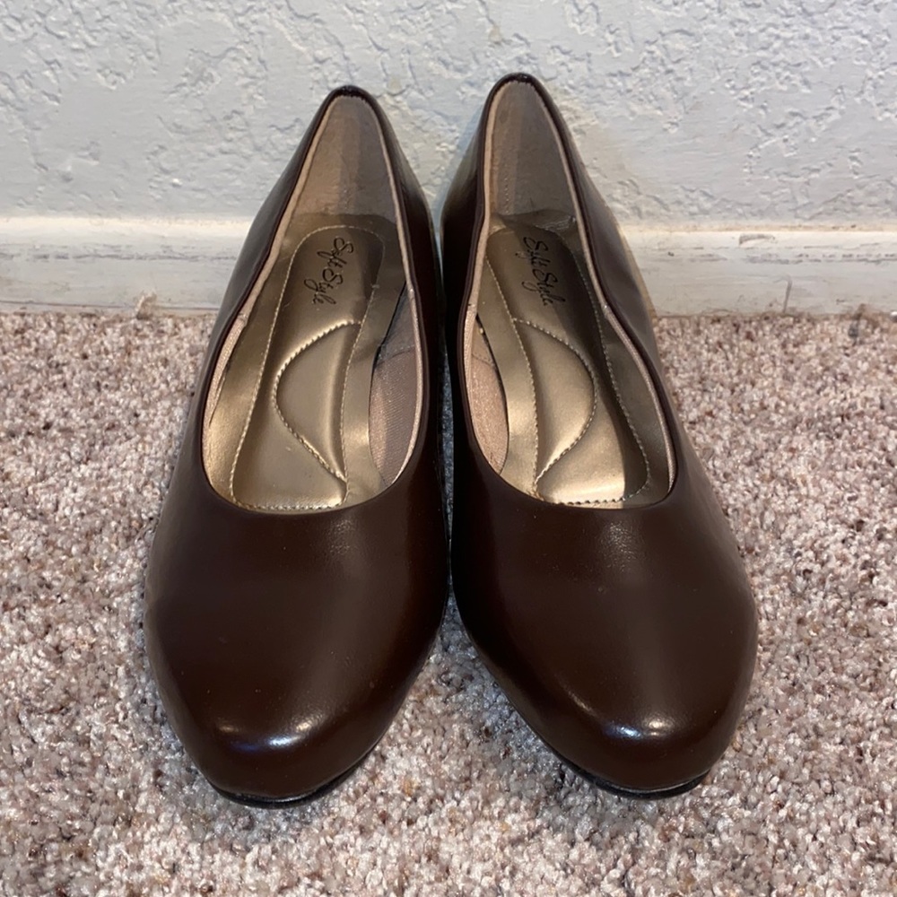 Soft Style | Short Brown Heels